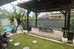 hanbrighton-sewa-tahunan-bulanan-villa-desain-tradisional-bali-hadap-timur-4-kt-canggu-badung-8