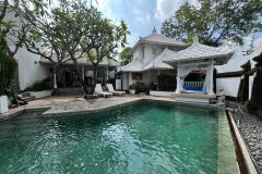 jual-villa-hadap-timur-2-kt-kerobokan-badung-1