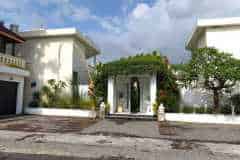hanbrighton-jual-komplek-villa-hadap-barat-daya-dewi-sri-legian-kuta-badung-1