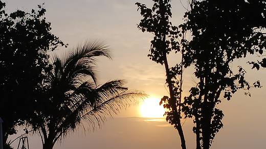 Jalan Sehat Mentari Pagi Pantai Mertasari Sanur Bali