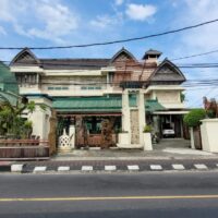 Jual Gedung Komersial 3 Lantai Hitung Tanah 3420m2 Batubulan