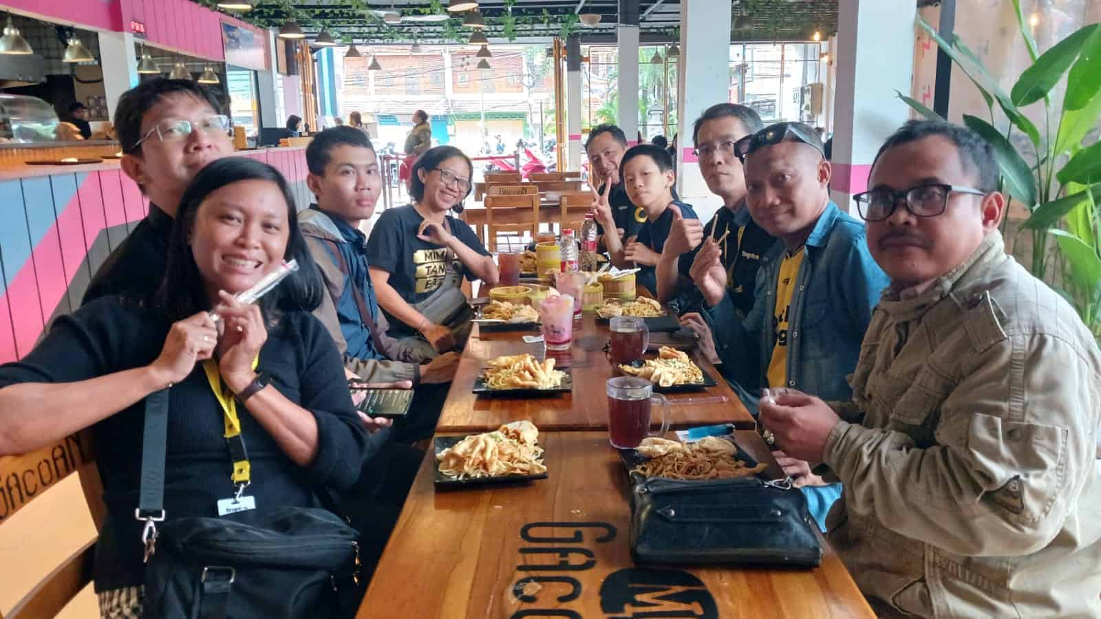 Lunch Ramai-Ramai Mie Gacoan Gatot Subroto Denpasar Lunch Ramai-Ramai Mie Gacoan Gatot Subroto Denpasar