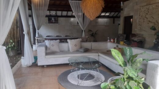 Jual Villa Mewah Nyaman Luas Hadap Utara 4 Kamar Bumbak Kerobokan