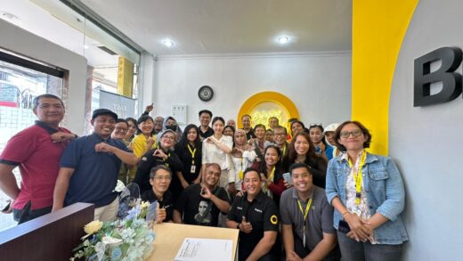 Foto Bersama Owner Brighton Pak Bambang Siauw dan Bu Siangny The Di Brighton Synergy Gatsu Denpasar Kamis 2 Oktober 2025
