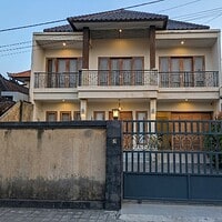 Jual Rumah Elegan Hadap Utara 2 Lantai 4 Kamar Sesetan Denpasar Selatan