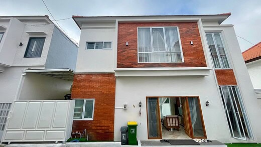 Leasehold 20 Tahun Villa Modern Hadap Selatan 3 Lantai 2 Kamar Bali Cliff Ungasan Badung