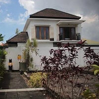 Sewa Min 2 Tahun Villa Mewah Siap Huni 2 Lantai 2 Kamar Muding Kerobokan