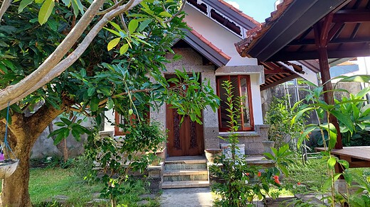 Jual Rumah Hadap Barat Halaman Luas 7 Kamar Renon Denpasar Selatan