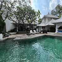 Jual Villa Hadap Timur 2 Kamar Kerobokan Badung