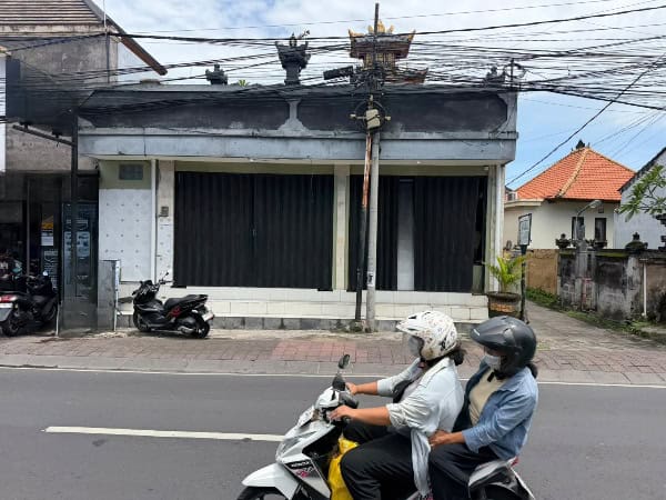 Sewa Tempat Usaha Toko 8x8 Pantai Berawa Tibubeneng Badung Sewa Tempat Usaha Toko 8x8 Pantai Berawa Tibubeneng Badung